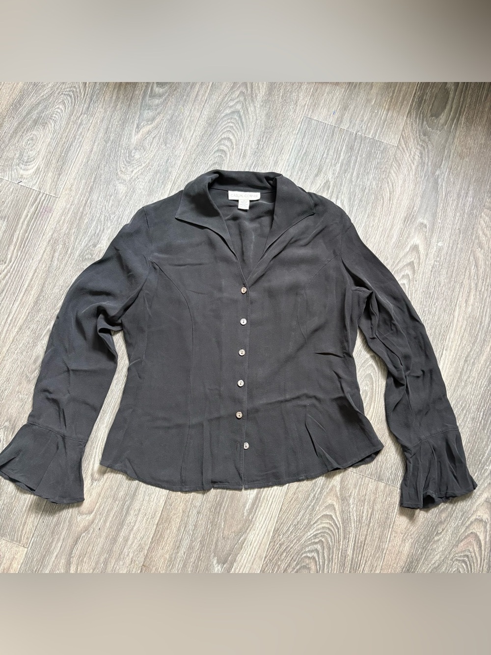 VTG casual corner silk v neck collared button down long sleeve top black